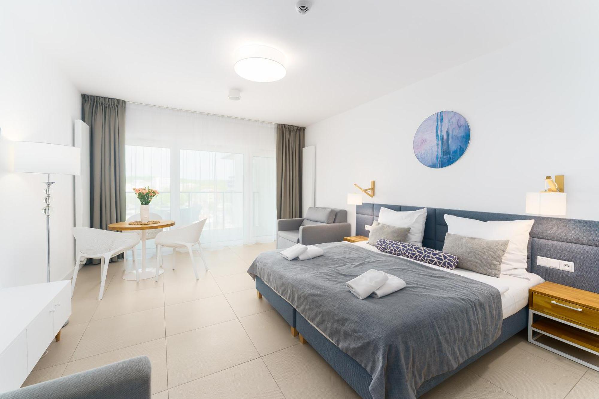 Aquamarina Prima Deluxe Studios With Sea View By Noclegi Renters เมียนซิดดรอแย ภายนอก รูปภาพ