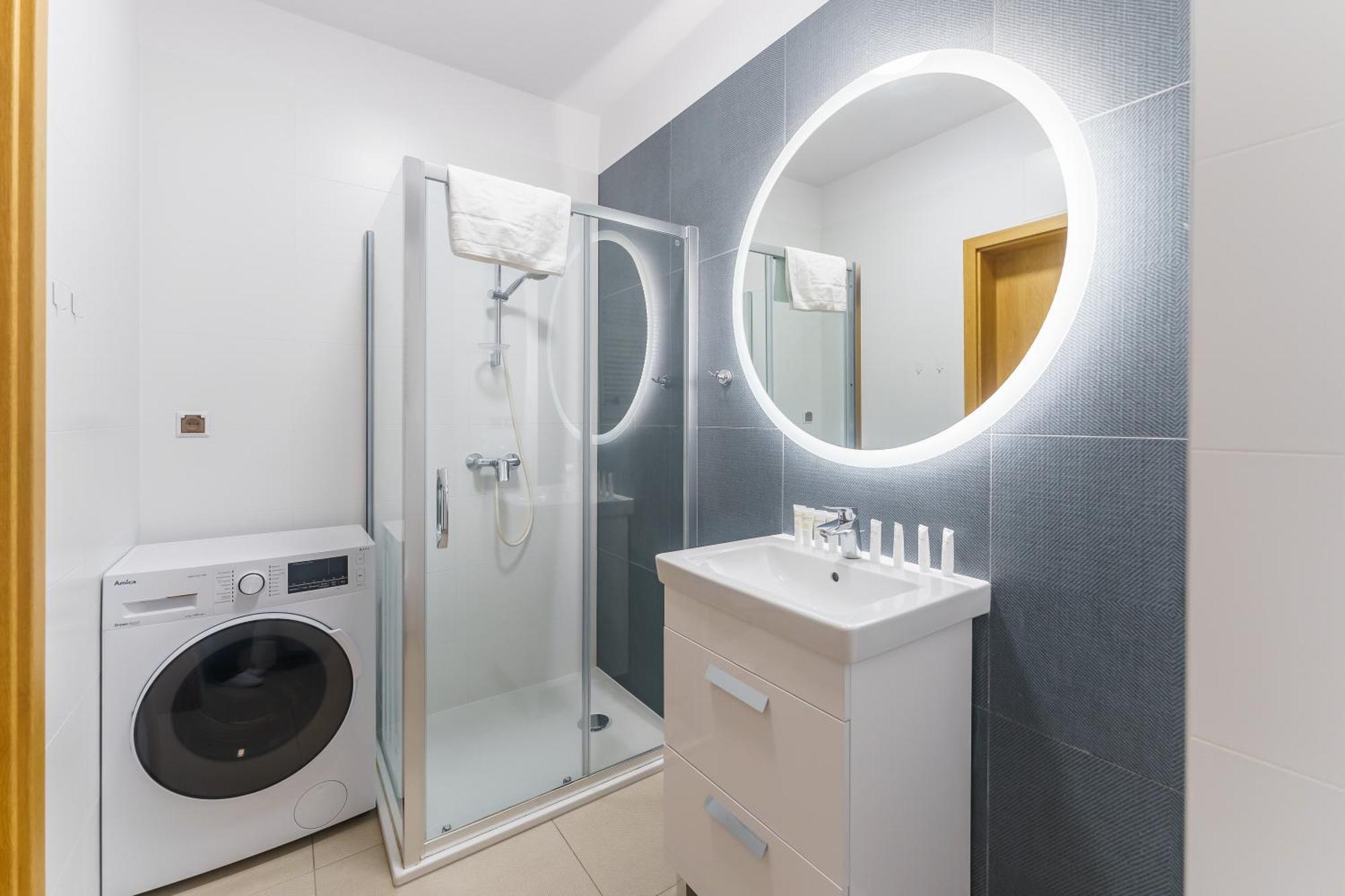Aquamarina Prima Deluxe Studios With Sea View By Noclegi Renters เมียนซิดดรอแย ภายนอก รูปภาพ