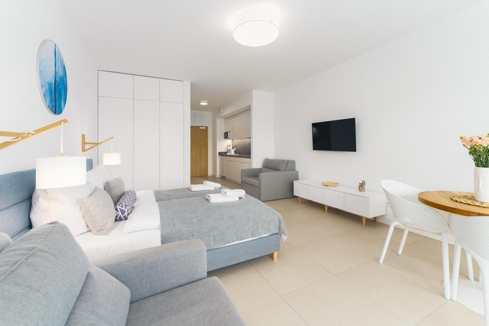 Aquamarina Prima Deluxe Studios With Sea View By Noclegi Renters เมียนซิดดรอแย ภายนอก รูปภาพ