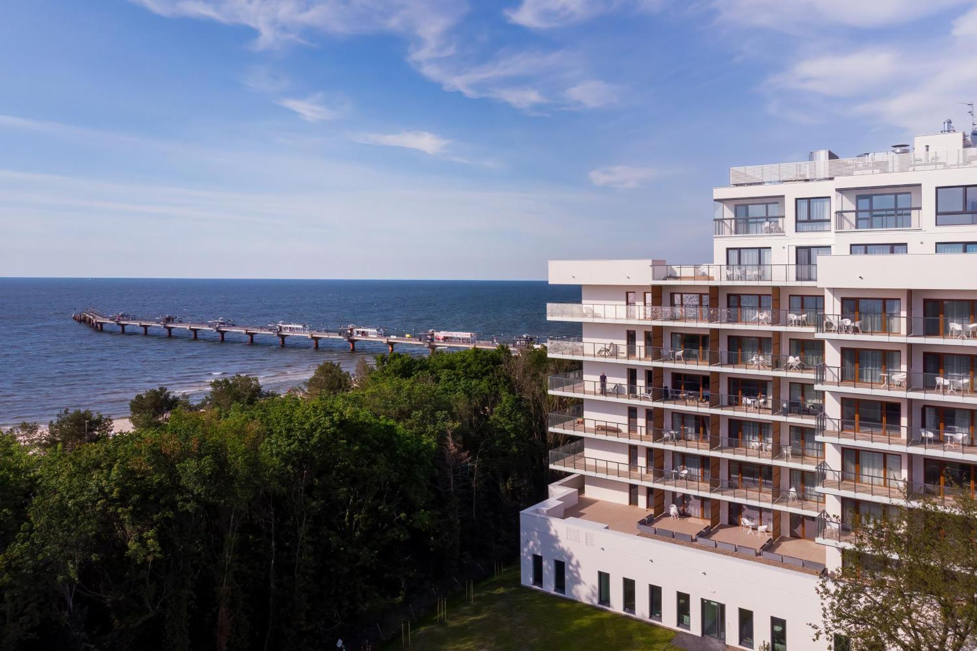 Aquamarina Prima Deluxe Studios With Sea View By Noclegi Renters เมียนซิดดรอแย ภายนอก รูปภาพ