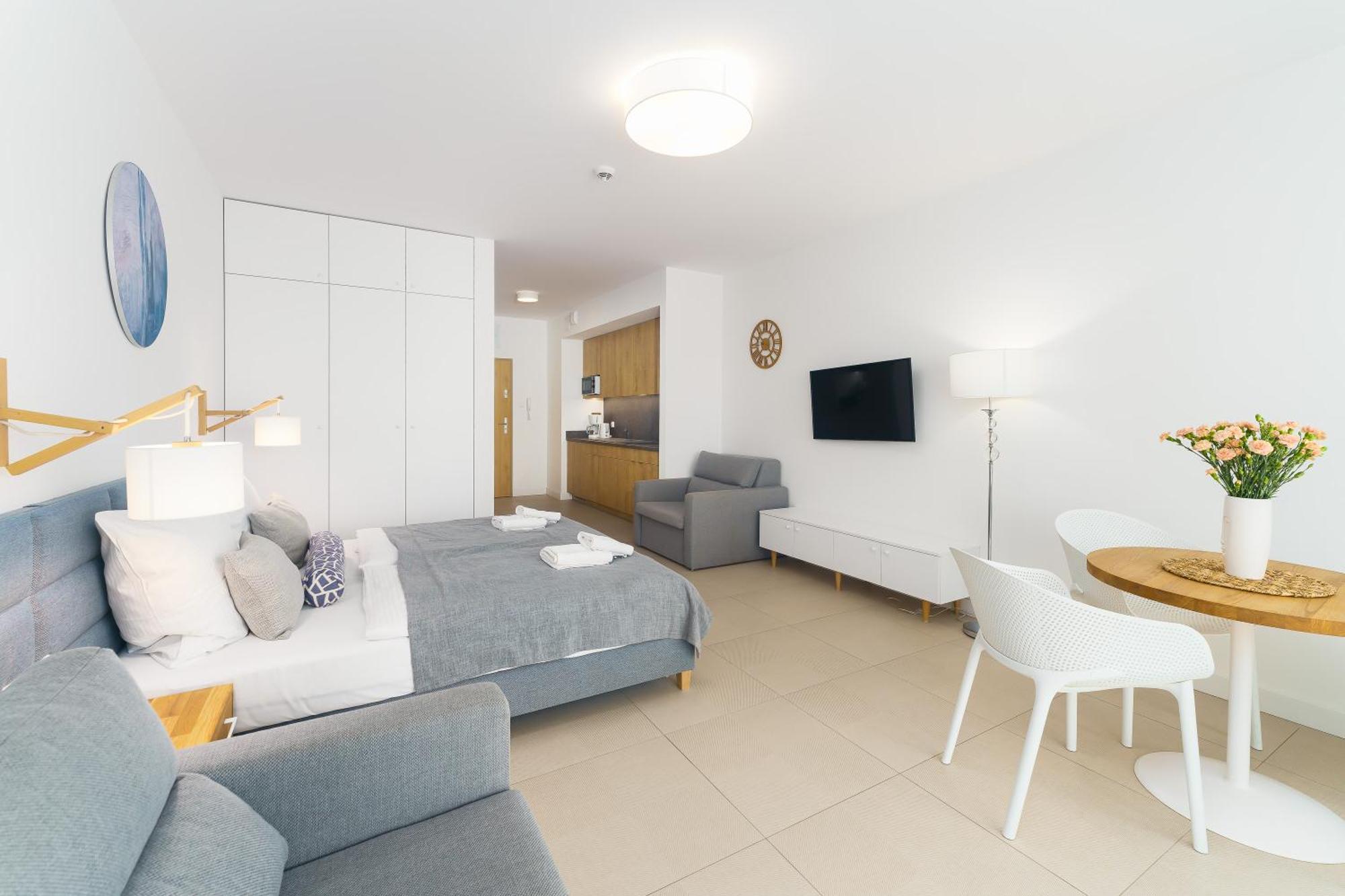 Aquamarina Prima Deluxe Studios With Sea View By Noclegi Renters เมียนซิดดรอแย ภายนอก รูปภาพ