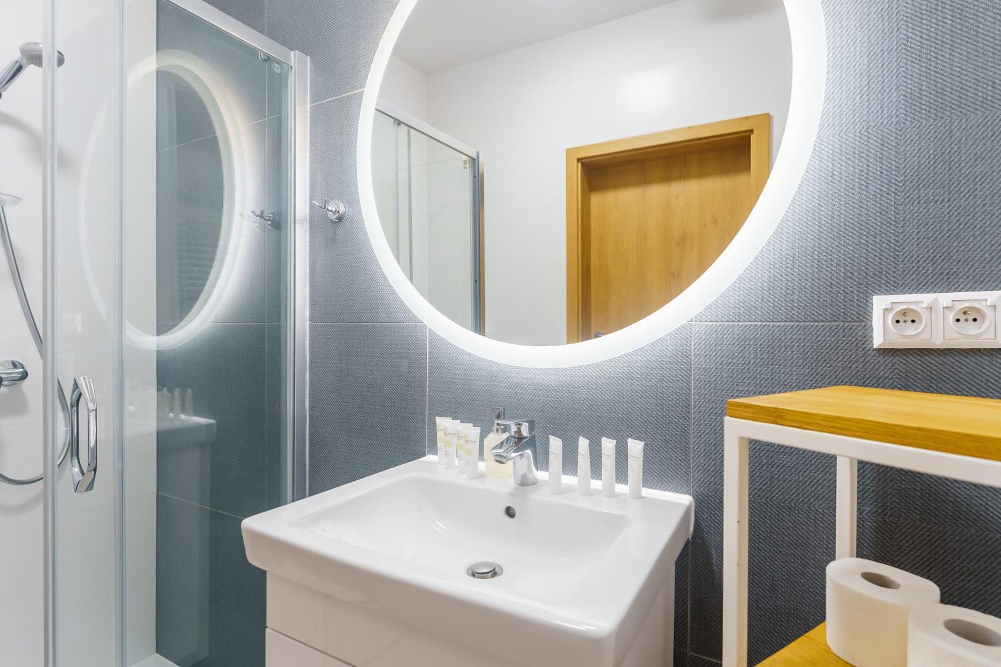Aquamarina Prima Deluxe Studios With Sea View By Noclegi Renters เมียนซิดดรอแย ภายนอก รูปภาพ
