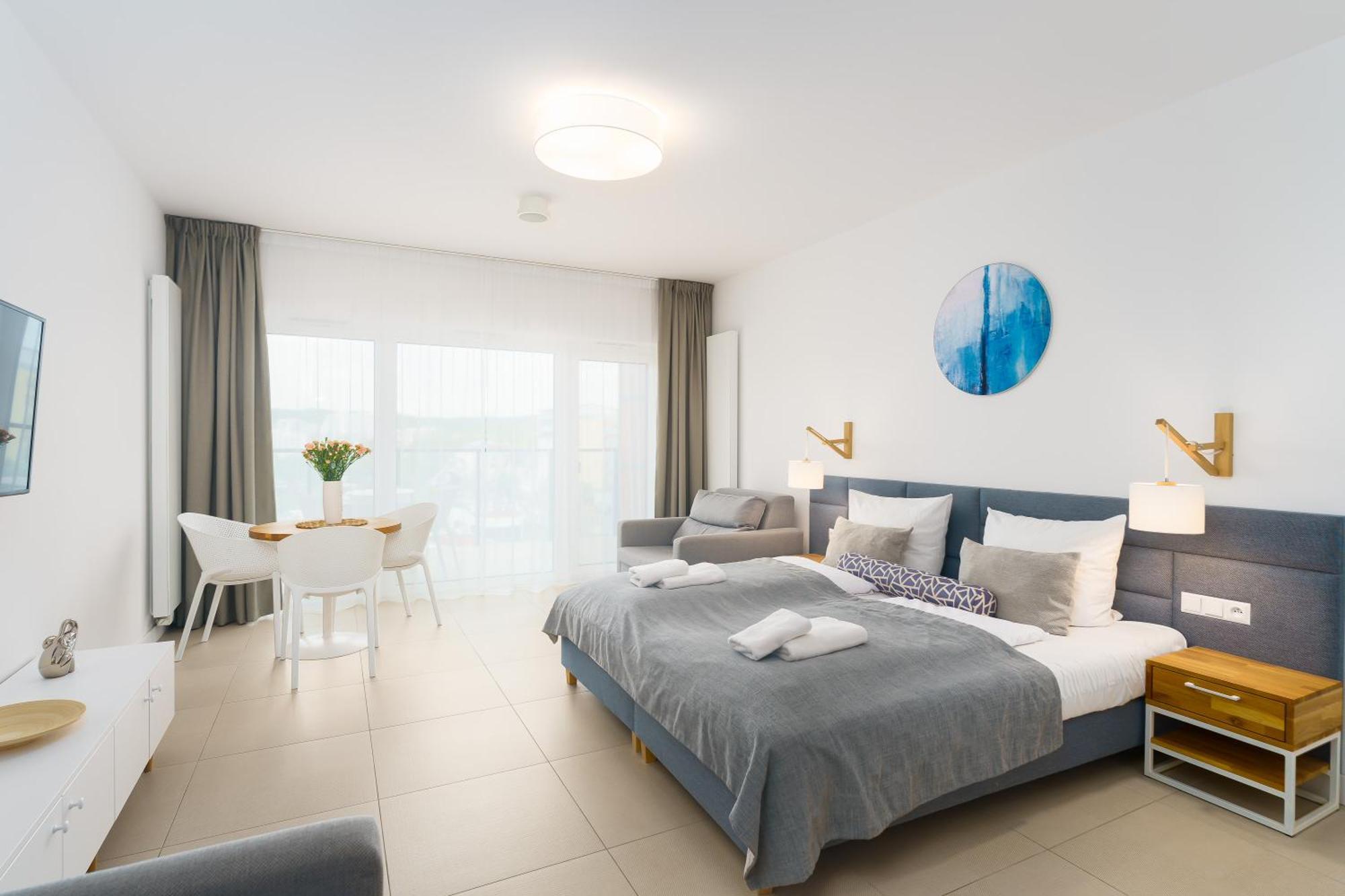 Aquamarina Prima Deluxe Studios With Sea View By Noclegi Renters เมียนซิดดรอแย ภายนอก รูปภาพ