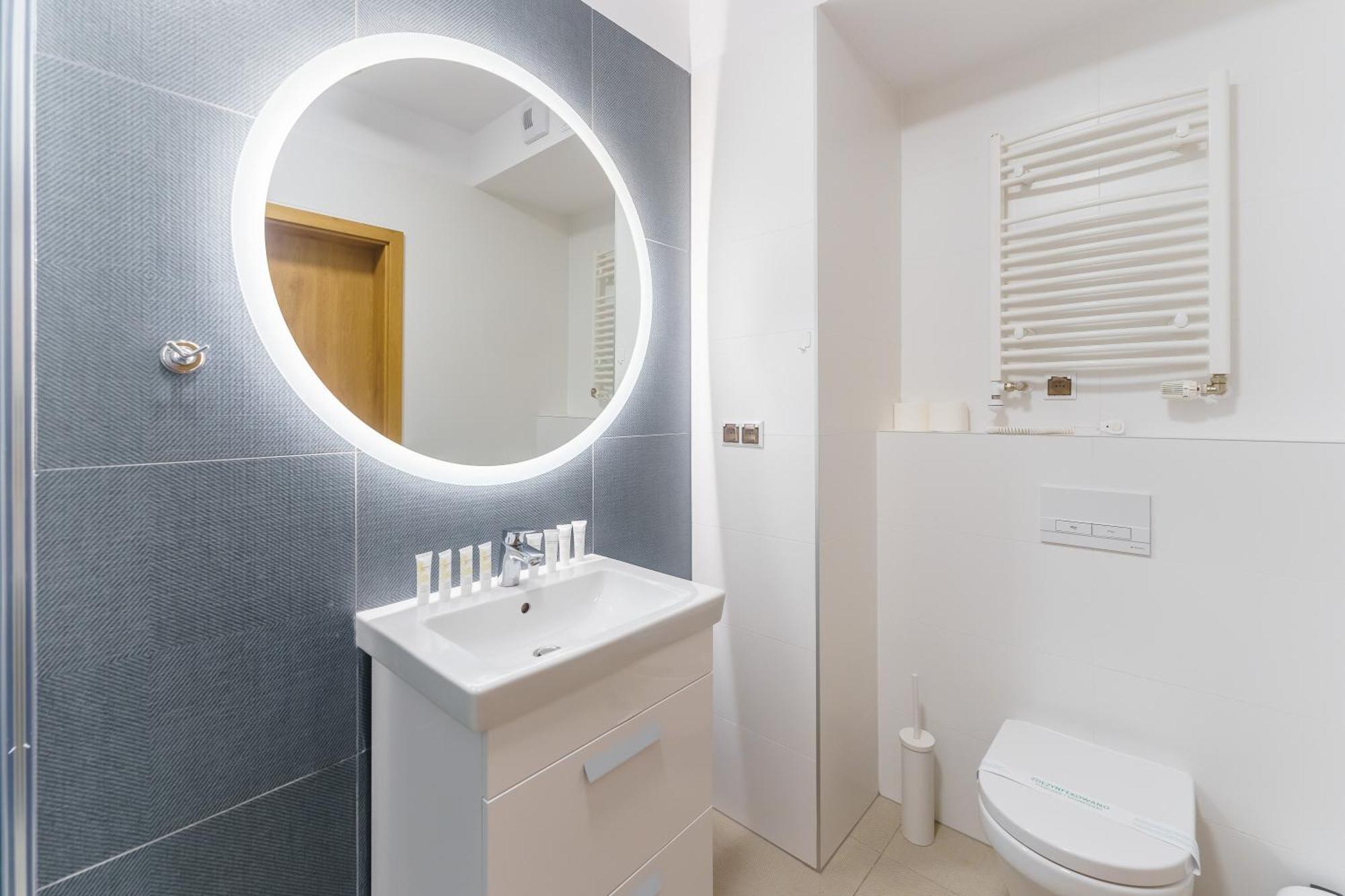 Aquamarina Prima Deluxe Studios With Sea View By Noclegi Renters เมียนซิดดรอแย ภายนอก รูปภาพ